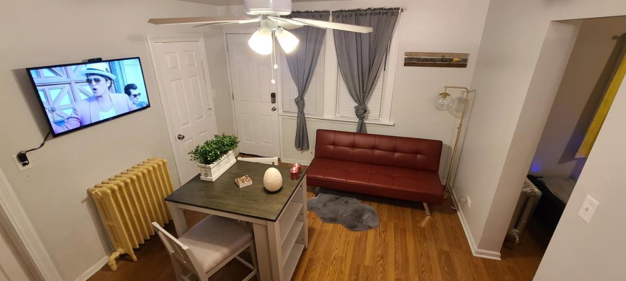 Cozy 1 Bedroom, 1 Min From Irving Park Blue Line, Free Parking Чикаго Экстерьер фото