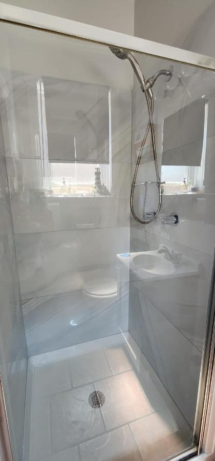 Cozy 1 Bedroom, 1 Min From Irving Park Blue Line, Free Parking Чикаго Экстерьер фото